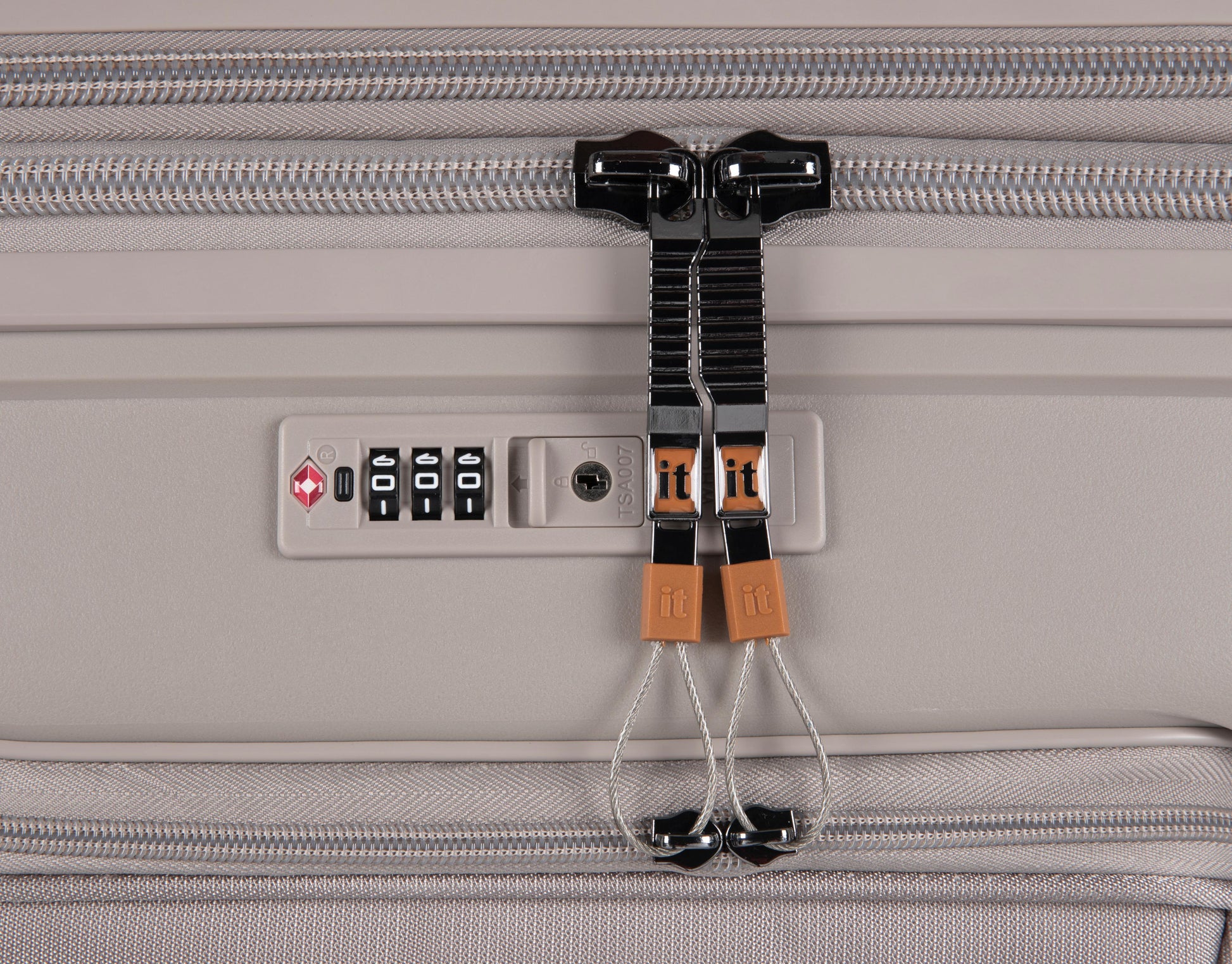 it luggage 3-Piece Set Illustrious Expandable Trolley Suitcases With 1 Year Warranty